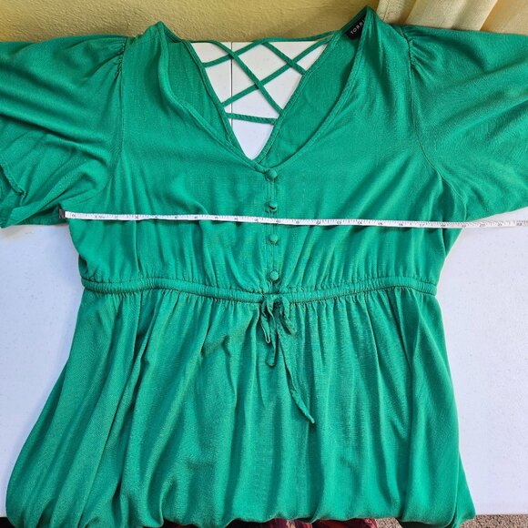 630-17 Torrid Kelly-Green Criss-Cross cinched waist babydoll top Size 1 (16/18) - Picture 9 of 10